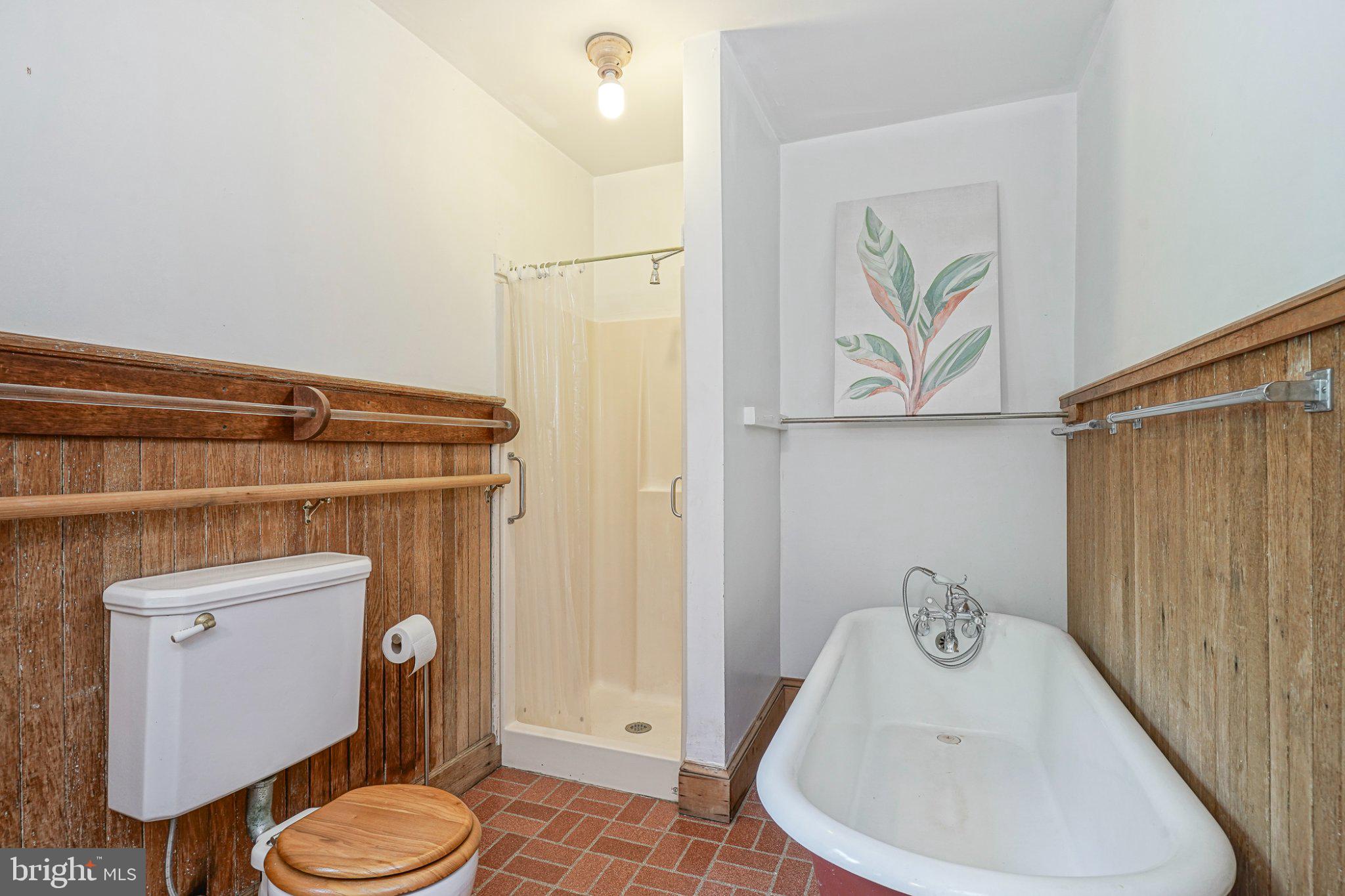 315 Chestnut Street Moorestown, NJ 08057 - Photo 19 of 36 a bathroom with a toilet sink and tub