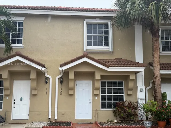 $2,550 | 320 Southwest 120th Avenue, Unit 320, Pembroke Pines, FL 33025