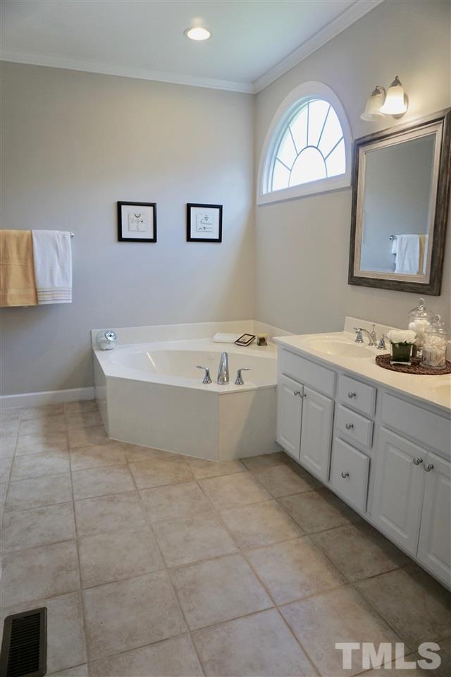 2920 Sunnystone Way Raleigh, NC 27613 - Photo 11 of 25