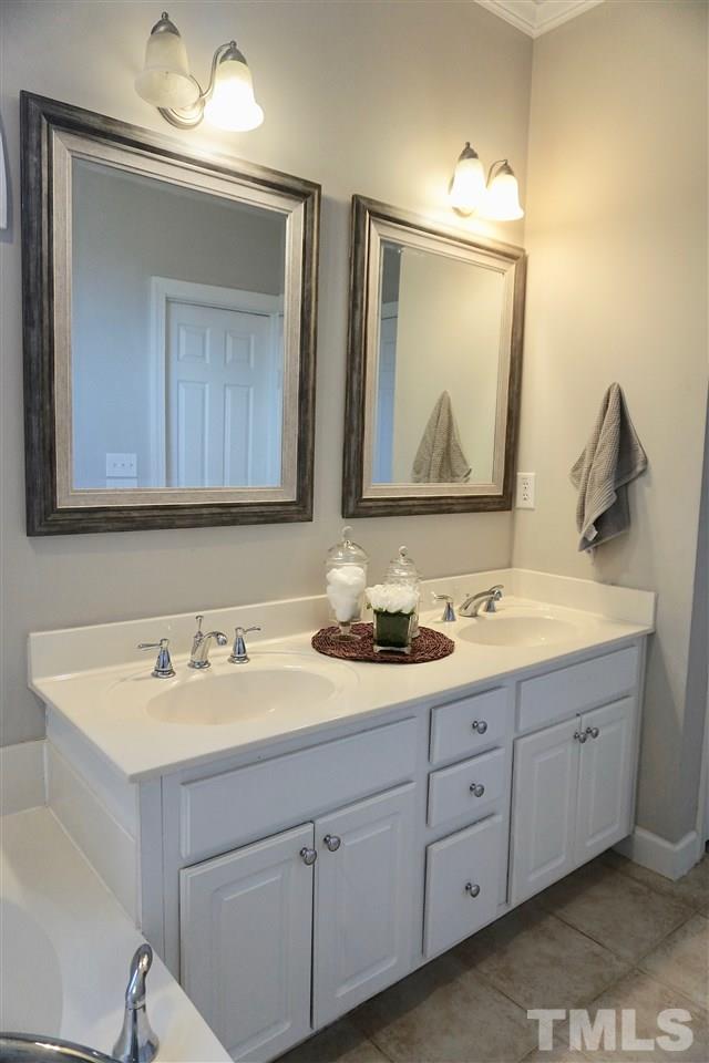 2920 Sunnystone Way Raleigh, NC 27613 - Photo 12 of 25