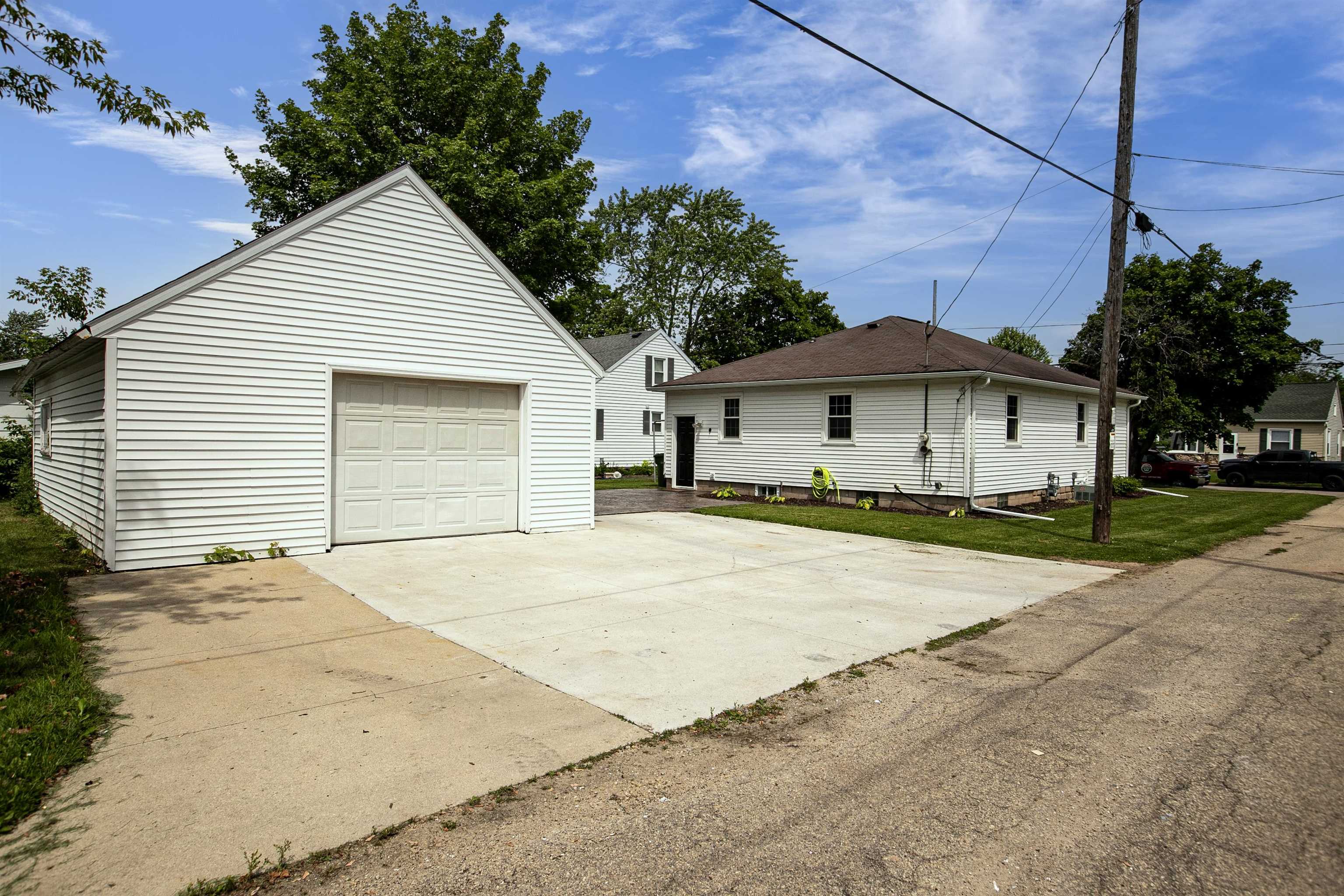 209 East 2nd Street Kimberly, WI 54136 - Photo 7 of 25