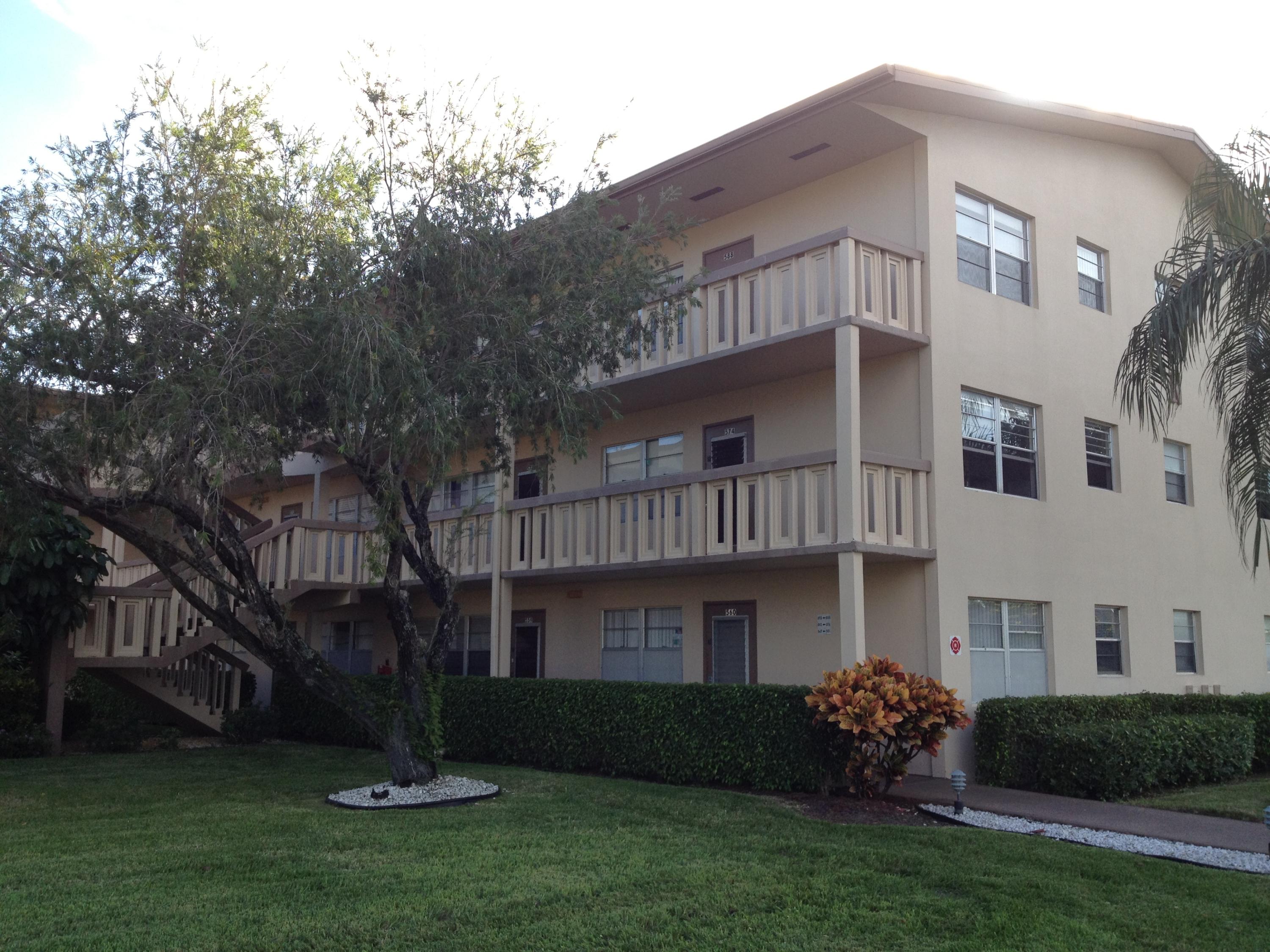 588 Fanshaw North, Unit 588 Boca Raton, FL 33434 - Photo 1 of 27 Exterior Right Corner of Building