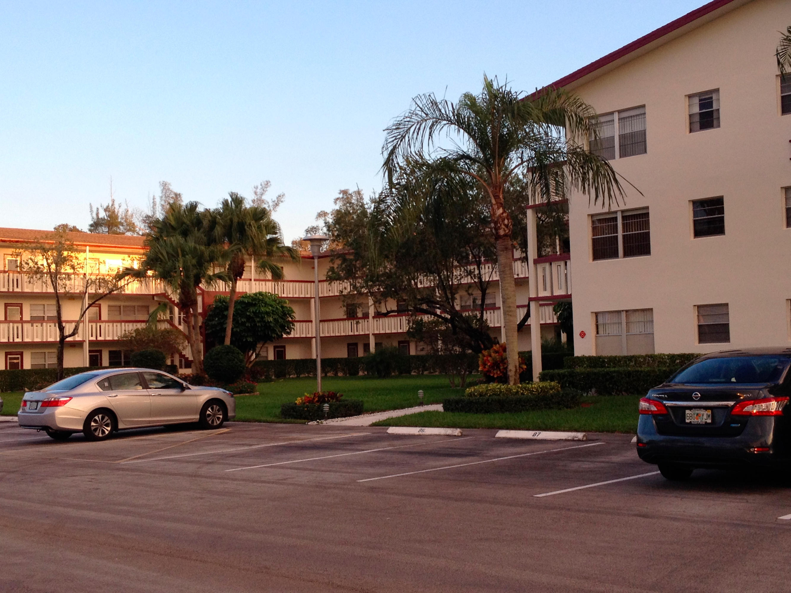 588 Fanshaw North, Unit 588 Boca Raton, FL 33434 - Photo 3 of 27 Exterior of Building