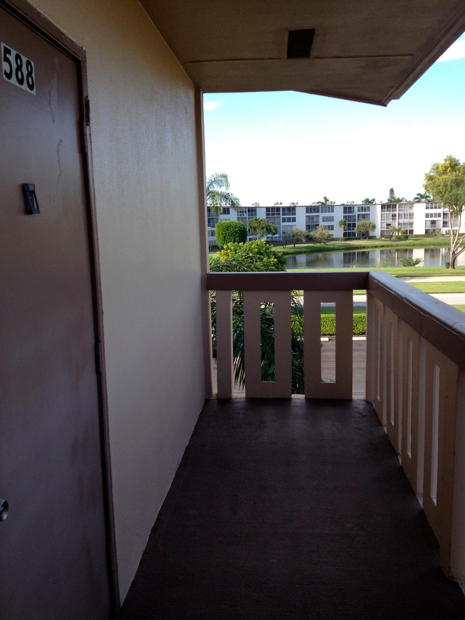 588 Fanshaw North, Unit 588 Boca Raton, FL 33434 - Photo 4 of 27 Catwalk of Third Floor