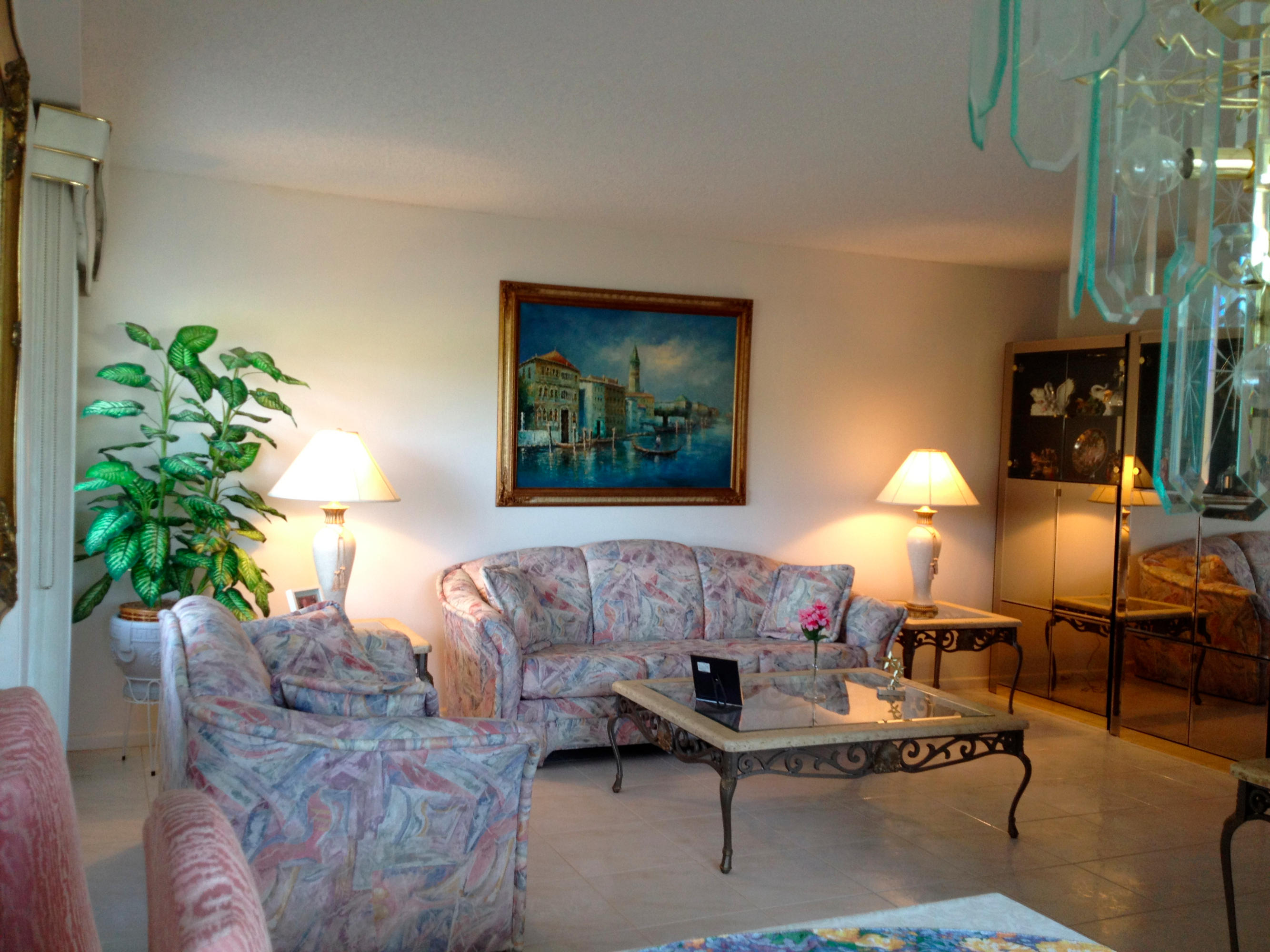588 Fanshaw North, Unit 588 Boca Raton, FL 33434 - Photo 10 of 27 Living Room 2