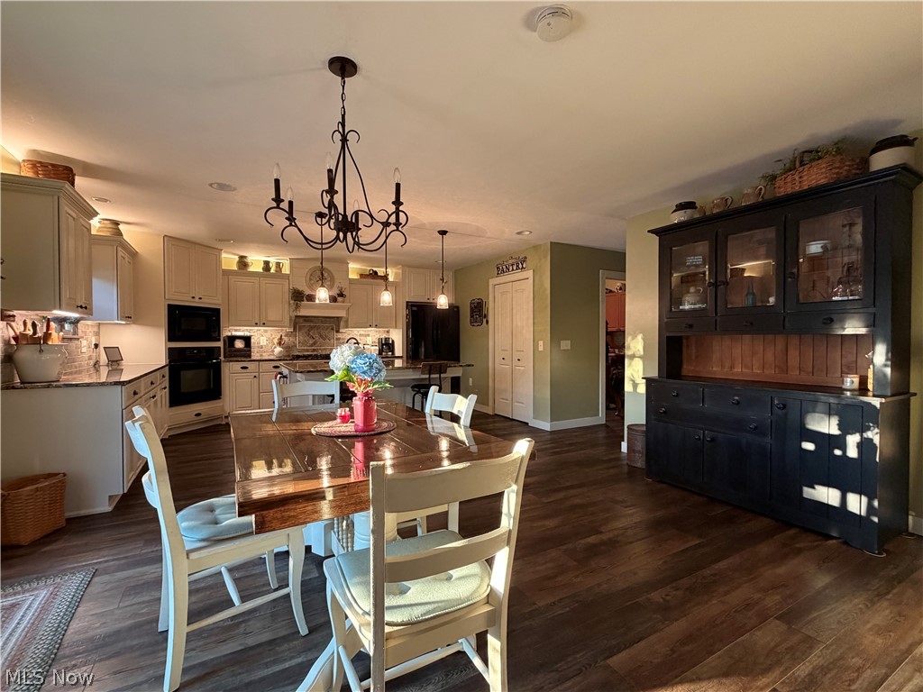 8533 South Girdle Road Middlefield, OH 44062 - Photo 11 of 41