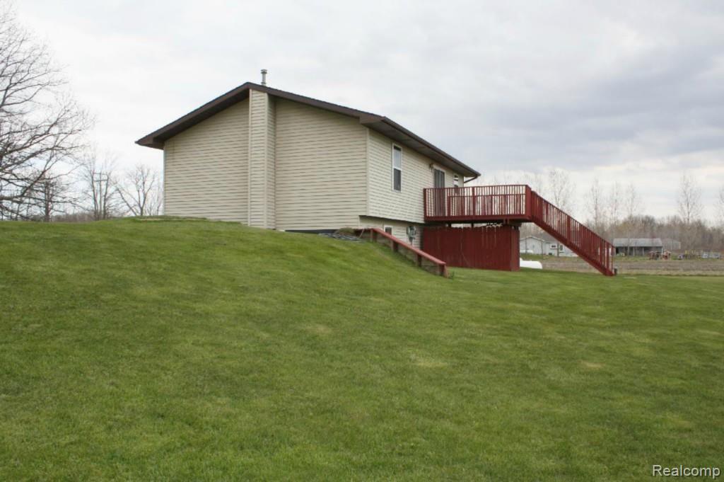 11725 Rynn Road Emmett, MI 48022 - Photo 25 of 33 house side-deck-back