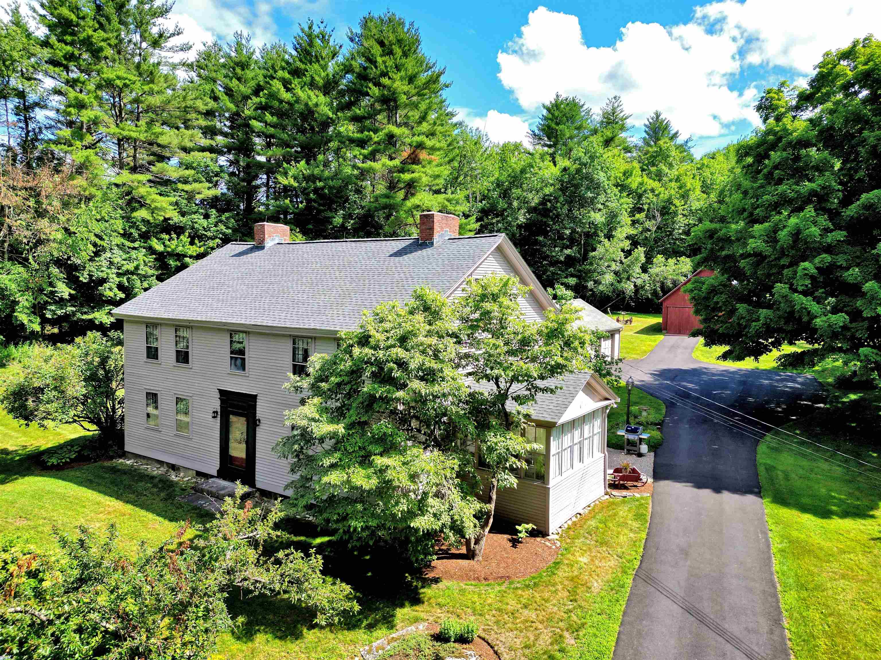237 4th Range Road Pembroke, NH 03275 - Photo 3 of 40