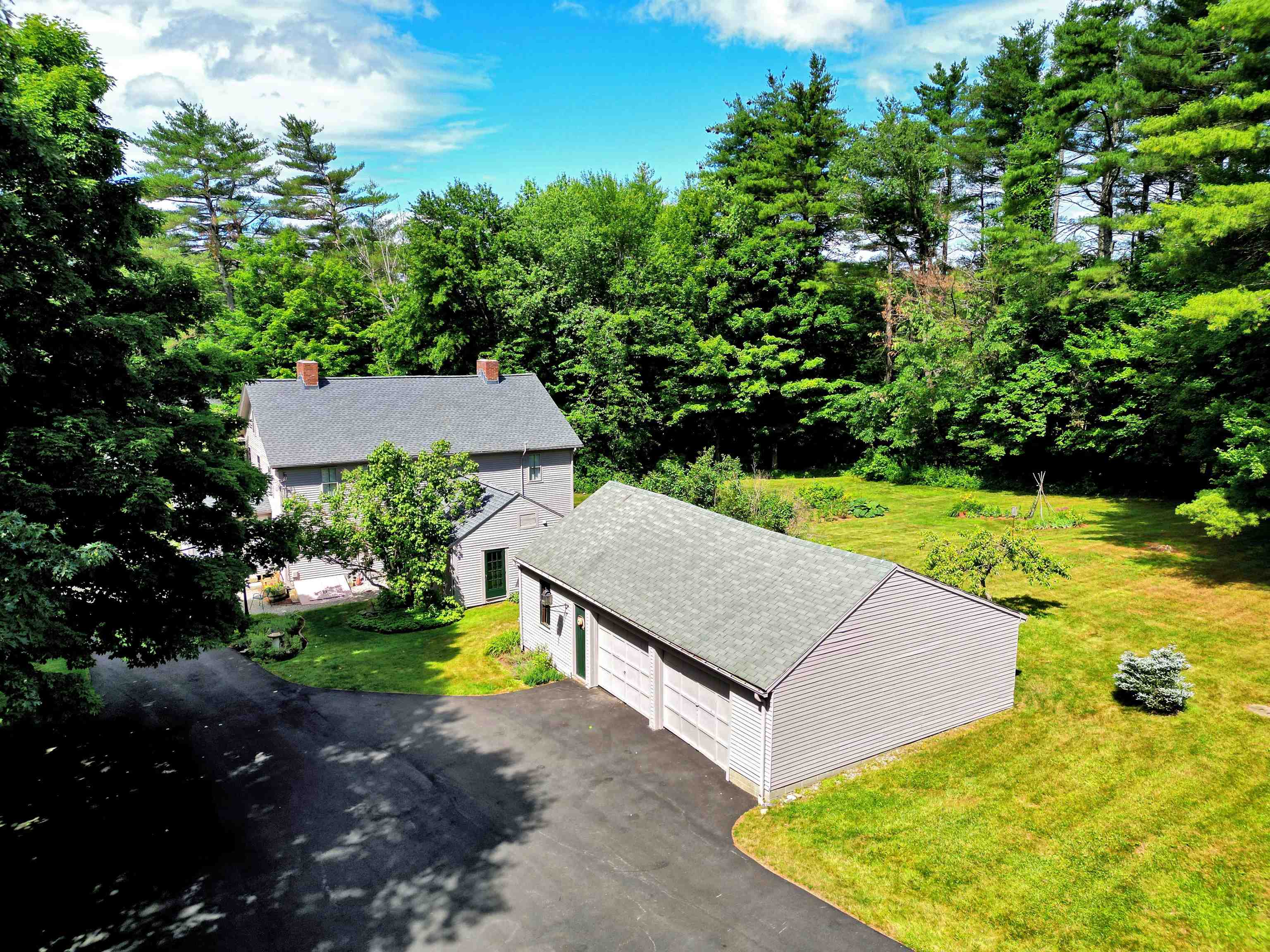 237 4th Range Road Pembroke, NH 03275 - Photo 6 of 40