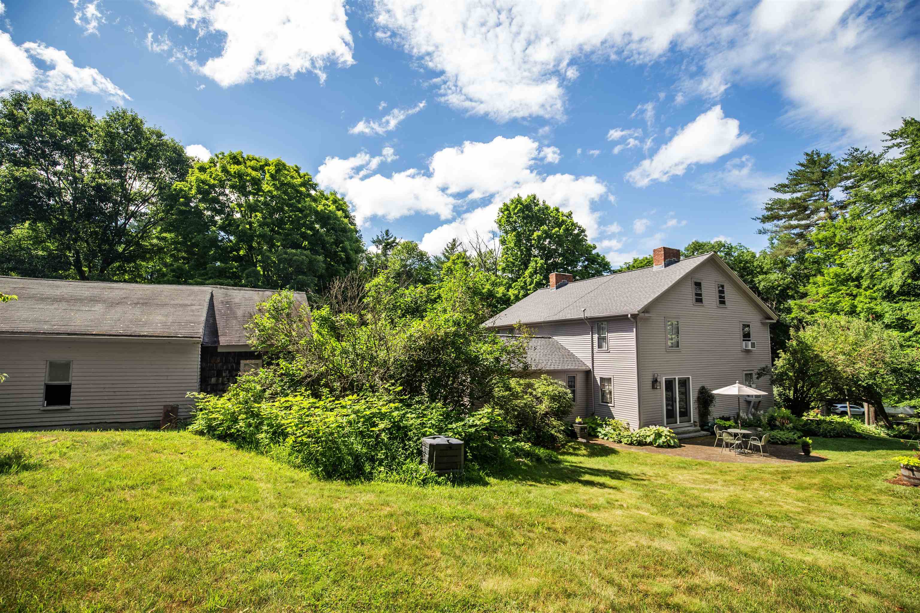 237 4th Range Road Pembroke, NH 03275 - Photo 8 of 40