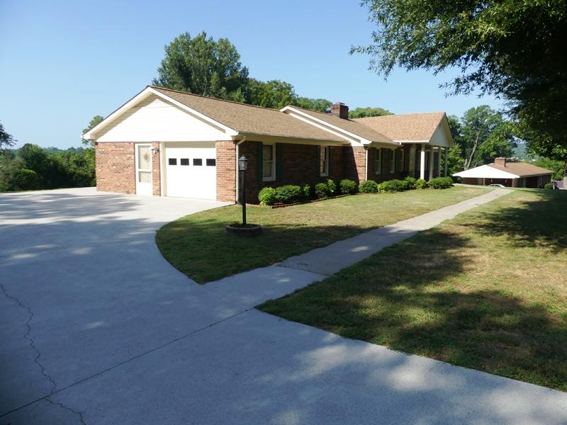 511 Ken Lane Ridgeway, VA 24148 - Photo 3 of 47 SIDE VIEW