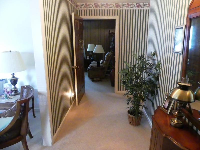 511 Ken Lane Ridgeway, VA 24148 - Photo 9 of 47 FOYER