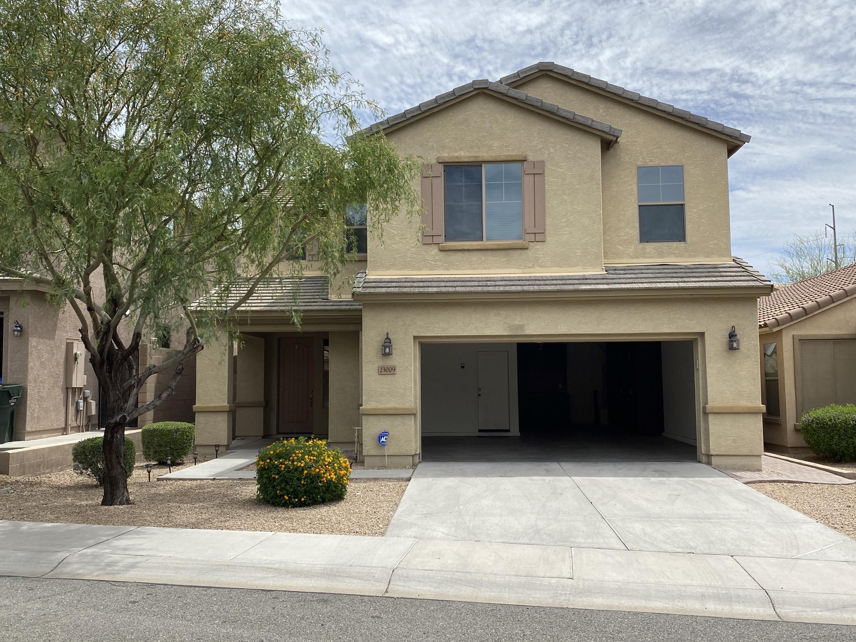 23009 North 19th Way Phoenix, AZ 85024 - Photo 2 of 29 K36Cao0vTuqE38%T8%9OAg