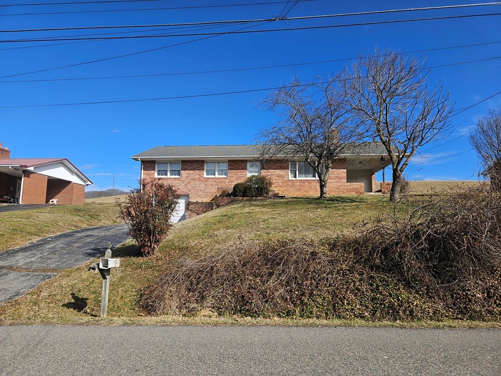 34507 Fleet Road Glade Spring, VA 24340 - Photo 3 of 53 Gallery Image 3