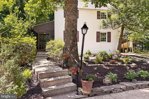 $975,000 | 204 North Evergreen Street, Arlington, VA 22203