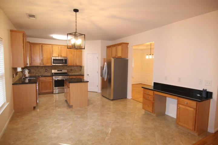 700 Moonlight Way Suwanee, GA 30024 - Photo 3 of 35