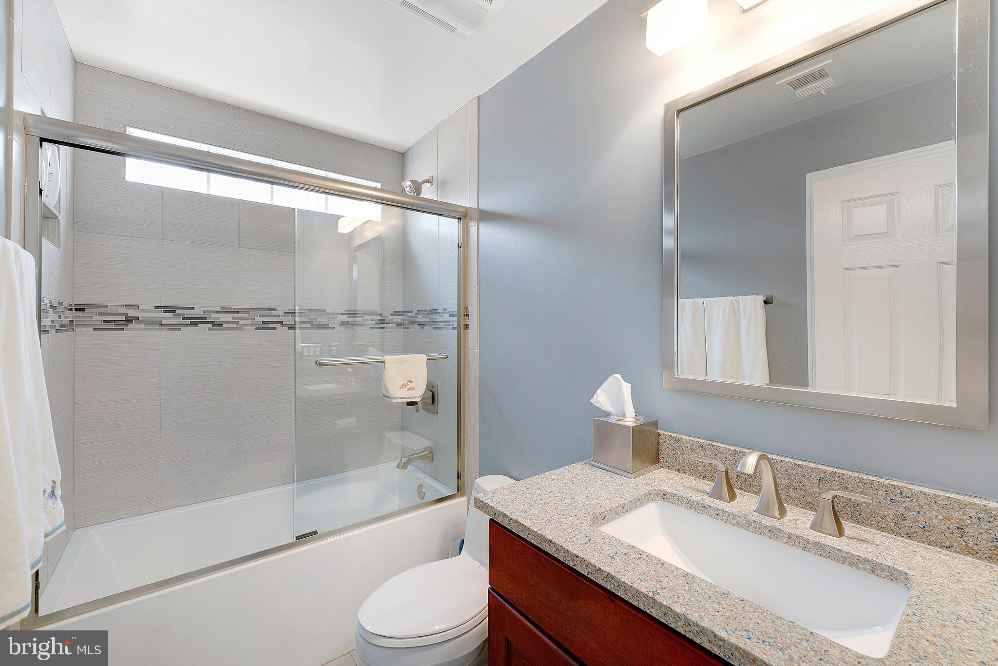 7336 Clifton Road Clifton, VA 20124 - Photo 42 of 74 Full bathroom