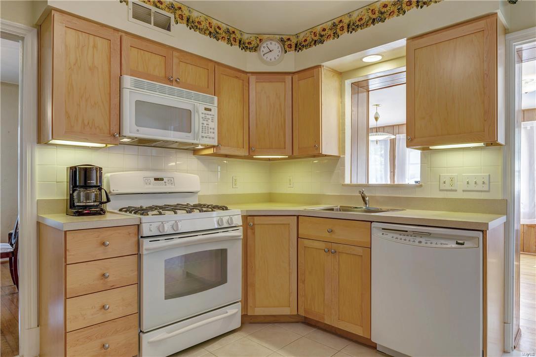 2444 Bremerton Road St. Louis, MO 63144 - Photo 10 of 36 Gallery Image 10