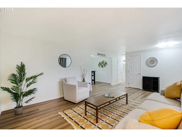 $560,000 | 6050 Southwest Cross Creek Drive, Beaverton, OR 97078