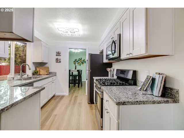 $560,000 | 6050 Southwest Cross Creek Drive, Beaverton, OR 97078