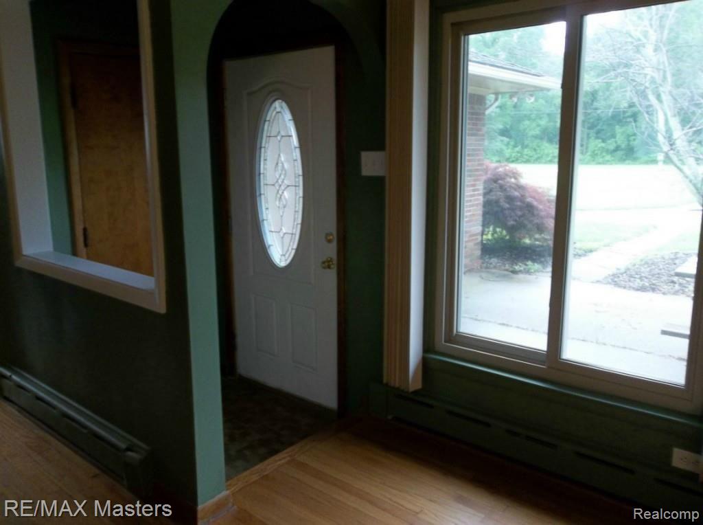 2732 West Labo Road Carleton, MI 48117 - Photo 20 of 29 Front entrance