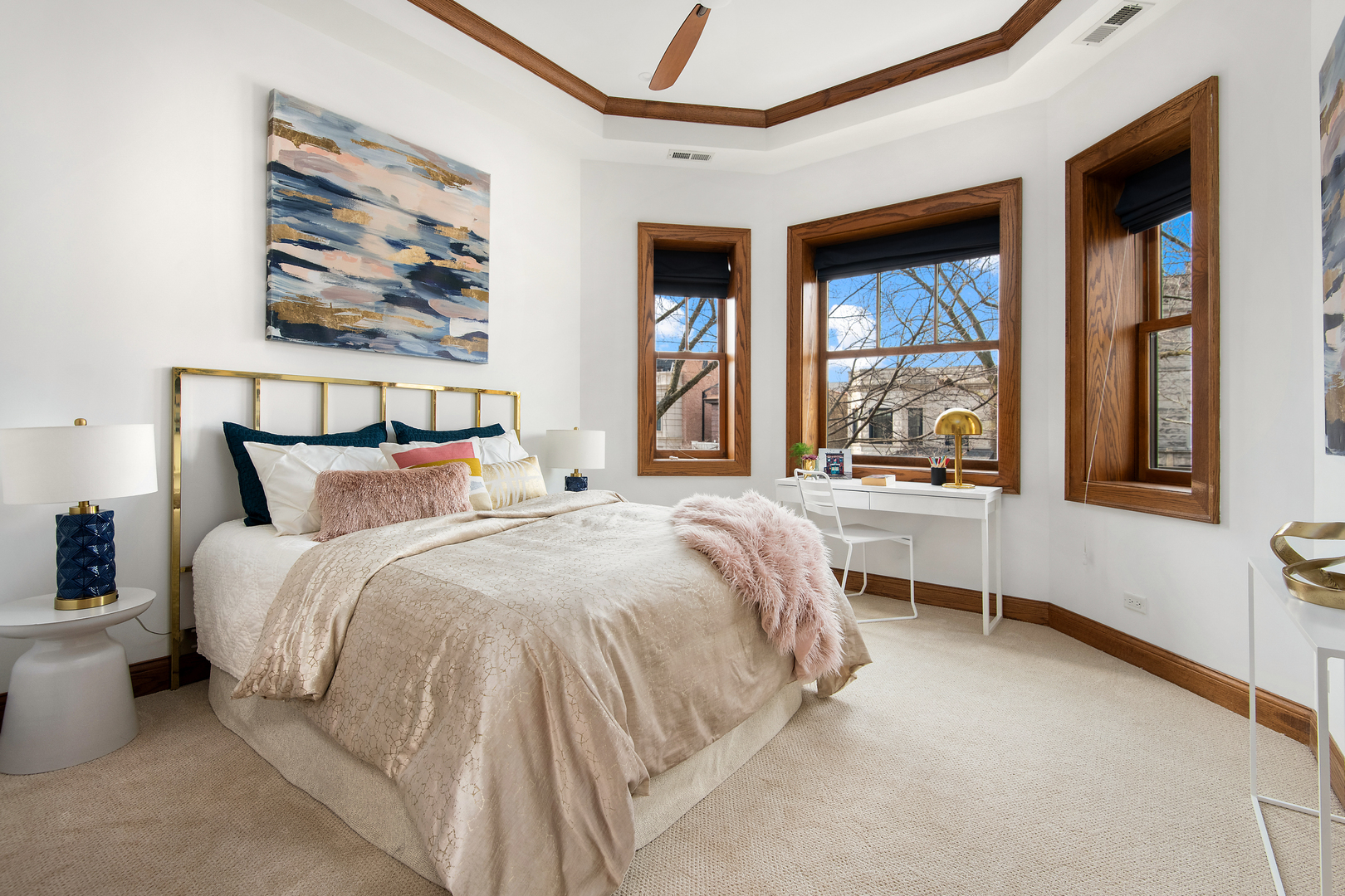 3733 North Wayne Avenue Chicago, IL 60613 - Photo 19 of 40 a bed room with a bed and a large window