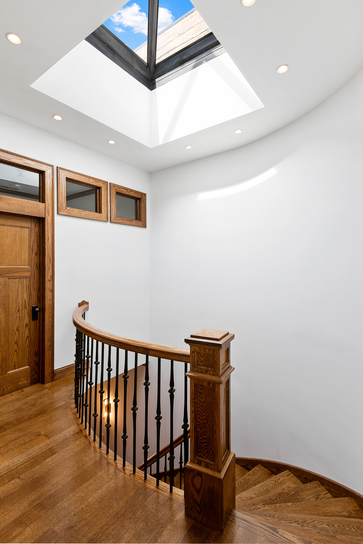 3733 North Wayne Avenue Chicago, IL 60613 - Photo 23 of 40 a view of entryway with wooden floor