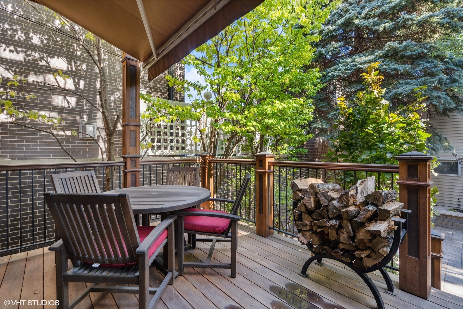 3733 North Wayne Avenue Chicago, IL 60613 - Photo 31 of 40 a view of a chairs on the roof deck