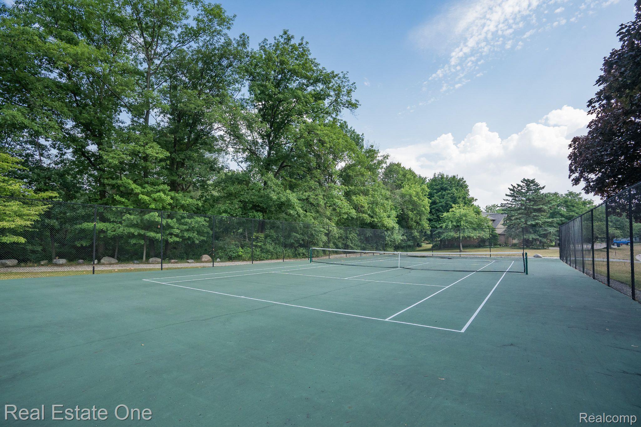 1859 Allenway Court, Unit 90 Rochester, MI 48309 - Photo 25 of 25 Community Tennis Courts