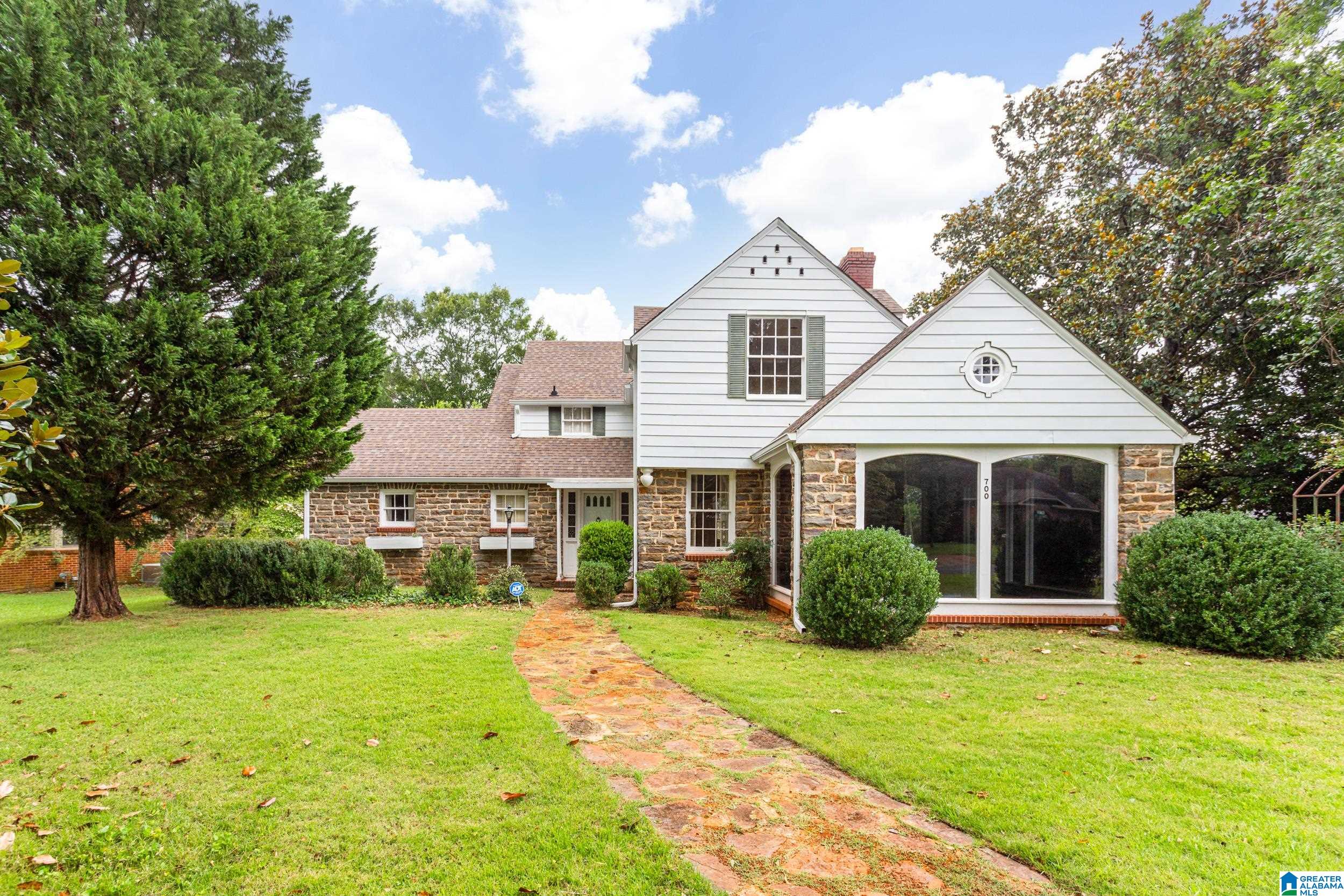 700 Cedar Street Talladega, AL 35160 - Photo 1 of 42