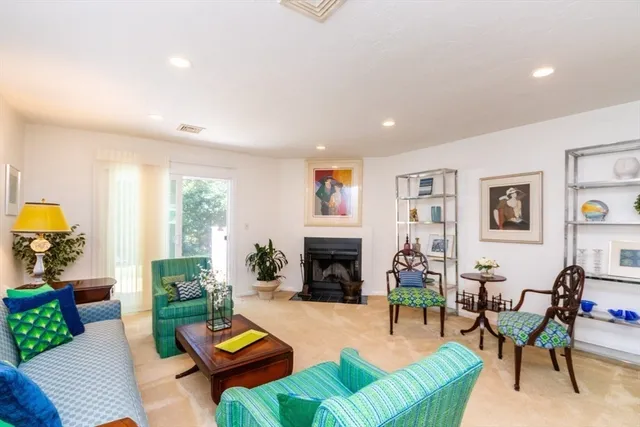 $3,500 | 1307 Lagrange Street, Unit 1307, Boston, MA 02459