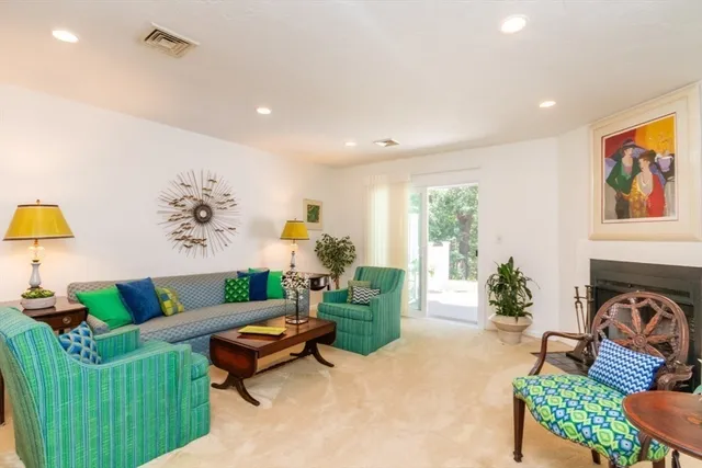 $3,500 | 1307 Lagrange Street, Unit 1307, Boston, MA 02459