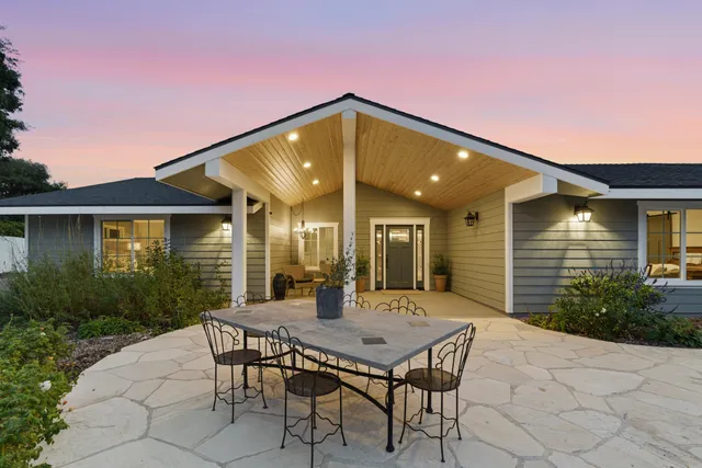 $2,650,000 | 954 Elk Grove Lane, Solvang, CA 93463