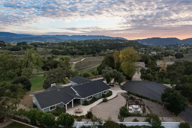 $2,650,000 | 954 Elk Grove Lane, Solvang, CA 93463