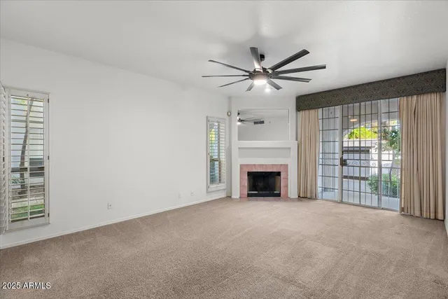 $2,095 | 5200 South Lakeshore Drive, Unit 120, Tempe, AZ 85283