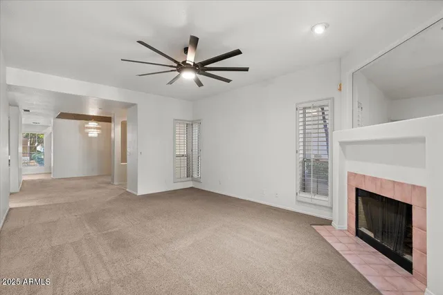 $2,095 | 5200 South Lakeshore Drive, Unit 120, Tempe, AZ 85283