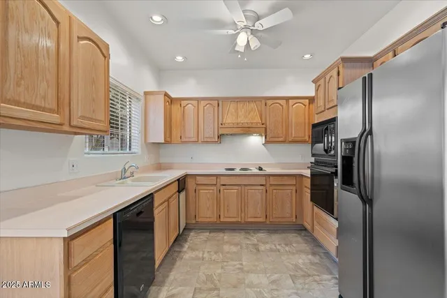 $2,095 | 5200 South Lakeshore Drive, Unit 120, Tempe, AZ 85283