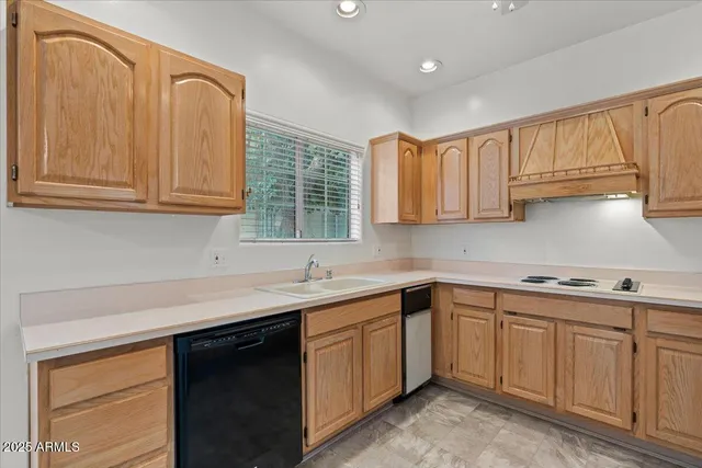 $2,095 | 5200 South Lakeshore Drive, Unit 120, Tempe, AZ 85283