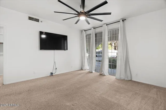 $2,095 | 5200 South Lakeshore Drive, Unit 120, Tempe, AZ 85283