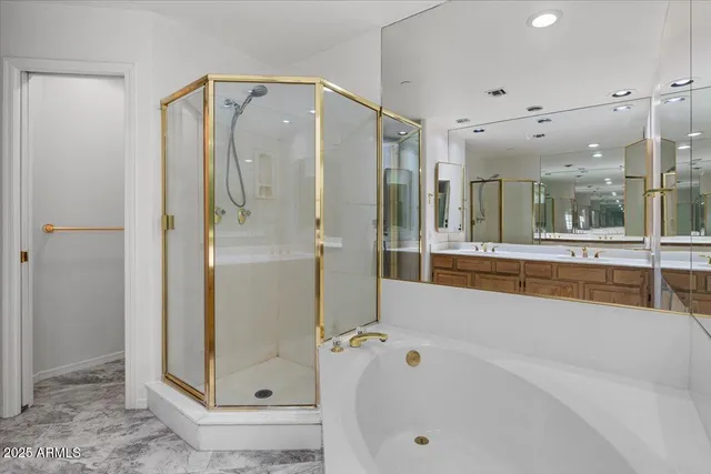 $2,095 | 5200 South Lakeshore Drive, Unit 120, Tempe, AZ 85283