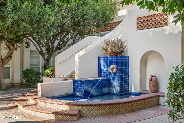 $2,095 | 5200 South Lakeshore Drive, Unit 120, Tempe, AZ 85283