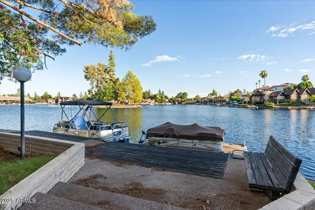 $2,095 | 5200 South Lakeshore Drive, Unit 120, Tempe, AZ 85283