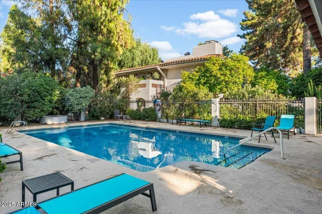 $2,095 | 5200 South Lakeshore Drive, Unit 120, Tempe, AZ 85283