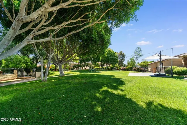 $2,095 | 5200 South Lakeshore Drive, Unit 120, Tempe, AZ 85283