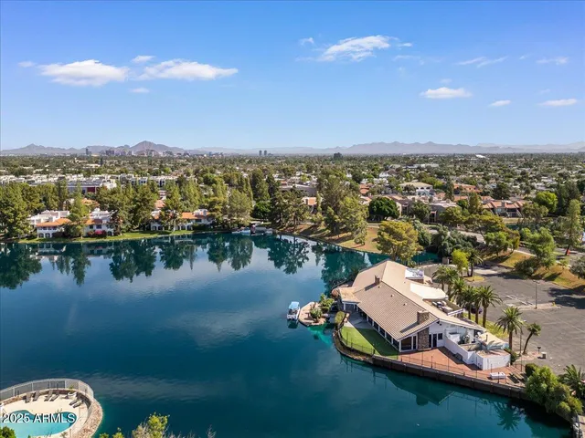 $2,095 | 5200 South Lakeshore Drive, Unit 120, Tempe, AZ 85283