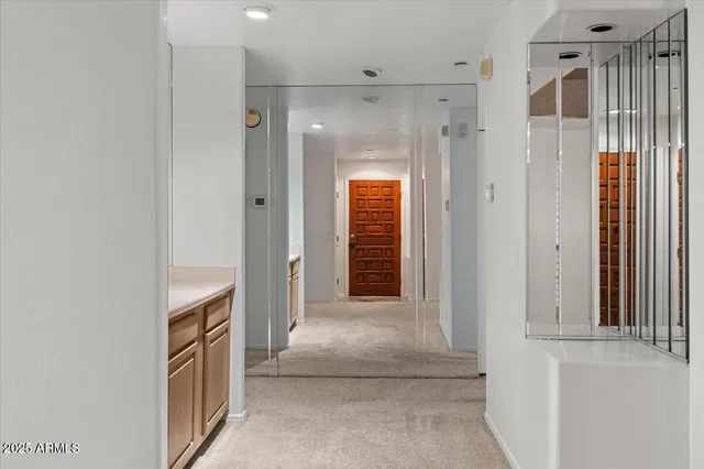 $2,095 | 5200 South Lakeshore Drive, Unit 120, Tempe, AZ 85283