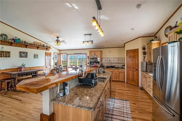 $2,000,000 | 21970 Lamar Road, Weston, MO 64098