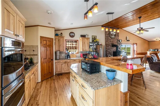 $2,000,000 | 21970 Lamar Road, Weston, MO 64098