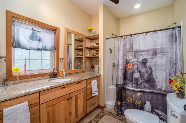 $2,000,000 | 21970 Lamar Road, Weston, MO 64098