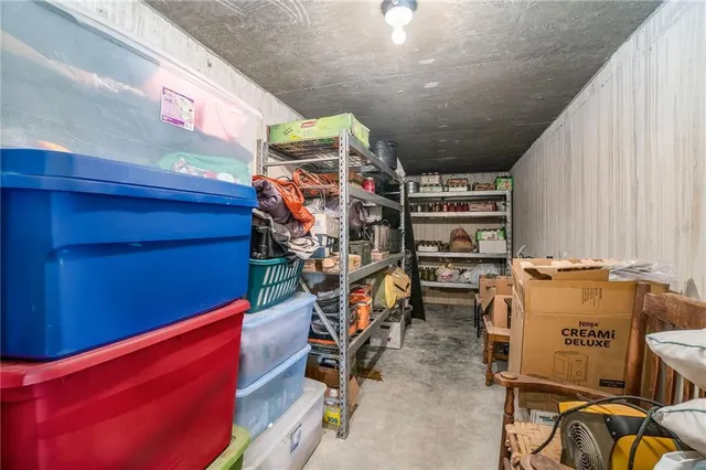 $2,000,000 | 21970 Lamar Road, Weston, MO 64098